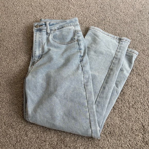 3/$45 Light Wash Straight Leg Denim Stretch Jeans - Picture 7 of 8